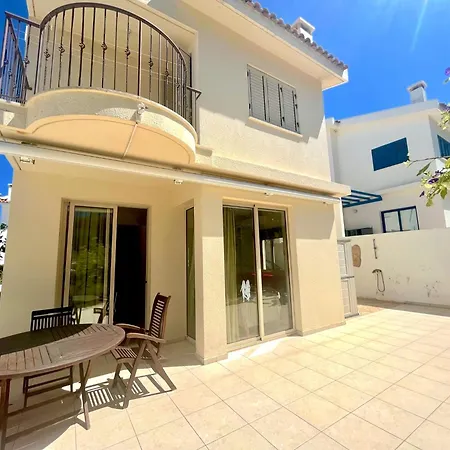 Platform 357 Mimoza With View Ferienhaus Paralimni