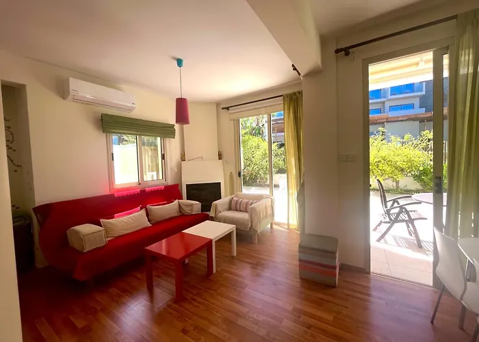 Platform 357 Mimoza With View パラリムニ